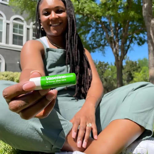 Vaselina Balsamo Para Labios Lip Therapy Aloe Vera